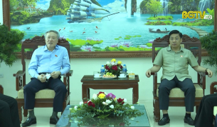 Ch&aacute;nh &aacute;n T&ograve;a &aacute;n nh&acirc;n d&acirc;n tối cao thăm v&agrave; l&agrave;m việc với TAND tỉnh Bắc Giang