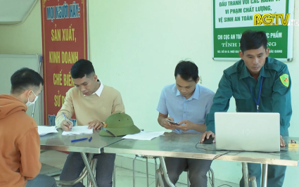 Chặt chẽ từng bước trong kh&aacute;m sơ tuyển nghĩa vụ qu&acirc;n sự