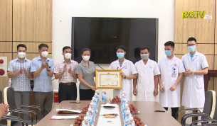 Chia tay đo&agrave;n Đại học Y Dược Th&aacute;i Nguy&ecirc;n