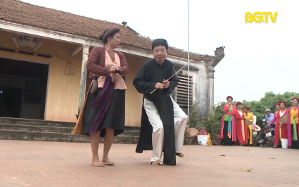 Chiếu ch&egrave;o Ho&agrave; L&agrave;ng 