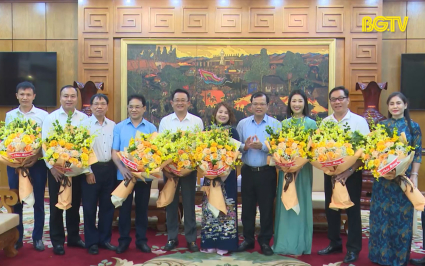 Ch&iacute;nh phủ gặp mặt doanh nh&acirc;n ti&ecirc;u biểu 