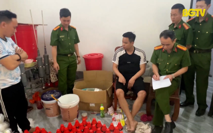 Chống bu&ocirc;n lậu: Quản l&yacute; kinh doanh thuốc bảo vệ thực vật tr&ecirc;n mạng x&atilde; hội