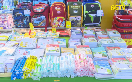 Chống bu&ocirc;n lậu: Kiểm tra chuy&ecirc;n đề s&aacute;ch gi&aacute;o khoa