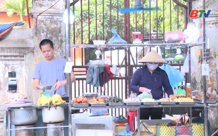 Chống bu&ocirc;n lậu: L&agrave;m g&igrave; để quản l&yacute; an to&agrave;n thực phẩm thức ăn đường phố