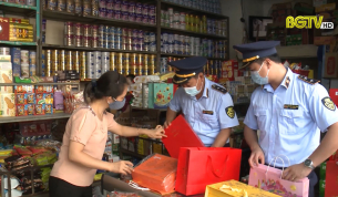 Chống bu&ocirc;n lậu: Quản l&yacute; thị trường h&agrave;ng Trung thu