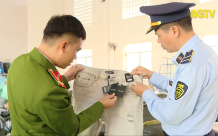 Chống bu&ocirc;n lậu: Xử l&yacute; nghi&ecirc;m h&agrave;ng giả, h&agrave;ng lậu