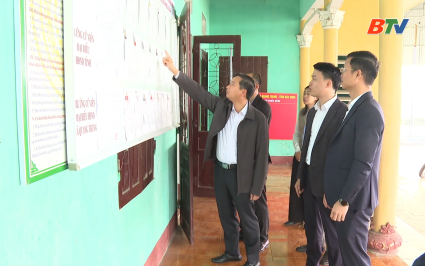 Chủ tịch HĐND tỉnh kiểm tra c&ocirc;ng t&aacute;c bầu cử
