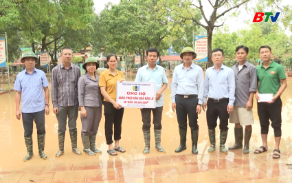 Chủ tịch HĐND tỉnh kiểm tra c&ocirc;ng t&aacute;c khắc phục hậu quả b&atilde;o số 11 