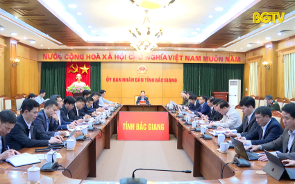 Chủ tịch UBND tỉnh l&agrave;m việc với Ban quản l&yacute; c&aacute;c Khu c&ocirc;ng nghiệp 