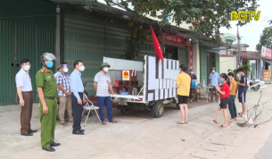 Chủ tịch UBND tỉnh bỏ phiếu, kiểm tra bầu cử