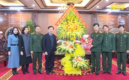 Chủ tịch UBND tỉnh ch&uacute;c Tết Qu&acirc;n đo&agrave;n 12