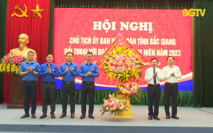 Chủ tịch UBND tỉnh đối thoại với thanh ni&ecirc;n