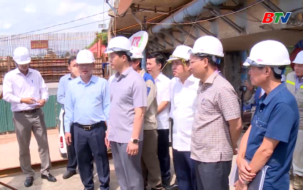 Chủ tịch UBND tỉnh kiểm tra, đ&ocirc;n đốc tiến độ thực hiện dự &aacute;n n&acirc;ng cấp, mở rộng cầu Xương Giang