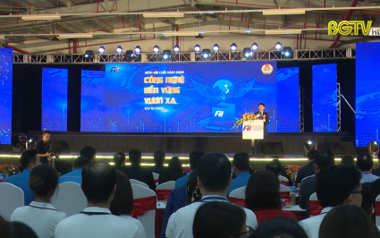 Chủ tịch UBND tỉnh dự đ&ecirc;m hội cuối năm tại Foxconn Fii