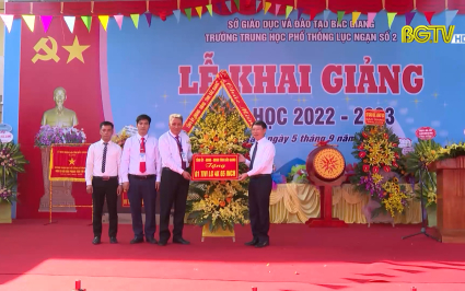 Chủ tịch UBND tỉnh dự khai giảng năm học 2022-2023 tại Lục Ngạn