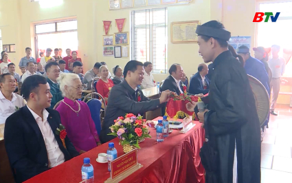 Chủ tịch UBND tỉnh dự Ng&agrave;y hội Đại to&agrave;n kết to&agrave;n d&acirc;n tộc tại th&ocirc;n Đ&ocirc;ng Bảo Tuấn, x&atilde; Tuấn Đạo