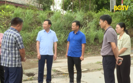 Chủ tịch UBND tỉnh kiểm tra c&ocirc;ng t&aacute;c ứng ph&oacute; sau b&atilde;o tại Y&ecirc;n Thế