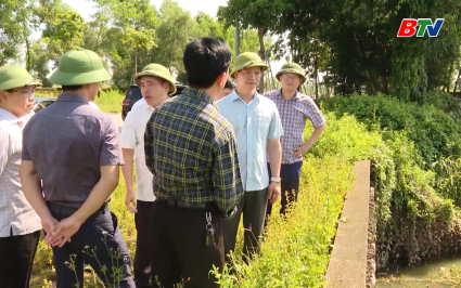 Chủ tịch UBND tỉnh kiểm tra, đ&ocirc;n đốc tiến độ thực hiện giải ph&aacute;p tho&aacute;t nước tại phường Bắc Giang 