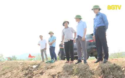 Chủ tịch UBND tỉnh kiểm tra một số điểm trọng yếu v&agrave; c&aacute;c tuyến đ&ecirc; tại huyện Y&ecirc;n Dũng