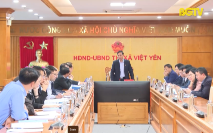 Chủ tịch UBND tỉnh l&agrave;m việc với thị x&atilde; Việt Y&ecirc;n