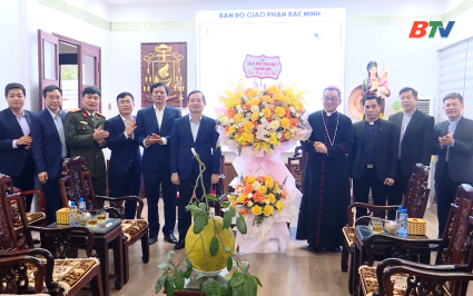 Chủ tịch UBND tỉnh thăm, ch&uacute;c Tết Gi&aacute;m mục To&agrave; Gi&aacute;m mục Gi&aacute;o Phận Bắc Ninh