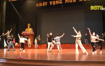 Chương tr&igrave;nh nghệ thuật "Kh&aacute;t vọng m&ugrave;a xu&acirc;n"