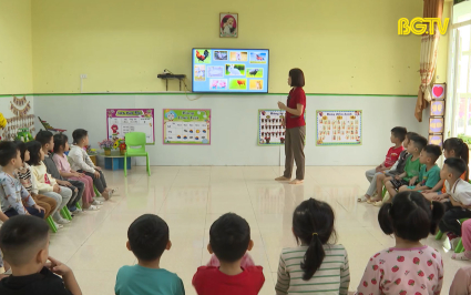 Chuy&ecirc;̉n đ&ocirc;̉i s&ocirc;́ n&acirc;ng cao ch&acirc;́t lượng dạy và học 