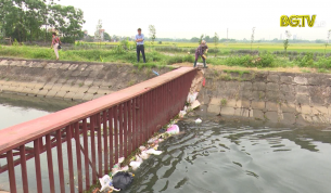 Chuyển biến r&aacute;c thải k&ecirc;nh mương
