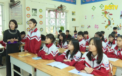 C&ocirc; gi&aacute;o v&ugrave;ng cao nỗ lực bảo tồn tiếng d&acirc;n tộc T&agrave;y