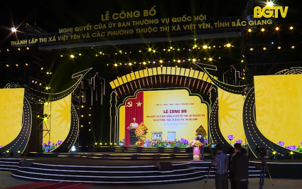 C&ocirc;ng bố Nghị quyết th&agrave;nh lập thị x&atilde; Việt Y&ecirc;n