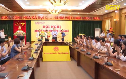 C&ocirc;ng b&ocirc;́ quy&ecirc;́t định b&ocirc;̉ nhi&ecirc;̣m cán b&ocirc;̣ 