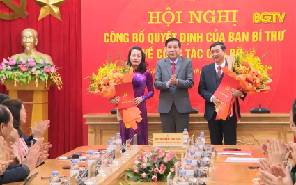 C&ocirc;ng bố Quyết định của Ban B&iacute; thư về c&ocirc;ng t&aacute;c c&aacute;n bộ 
