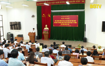 Ph&aacute;t động hưởng ứng cuộc thi ch&iacute;nh luận về bảo vệ nền tảng tư tưởng của Đảng
