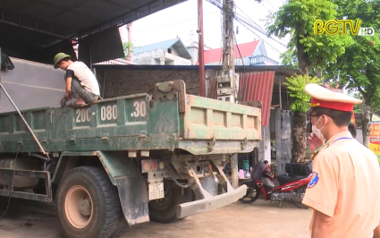 CSGT Hiệp H&ograve;a thực hiện cao điểm đảm bảo trật tự giao th&ocirc;ng