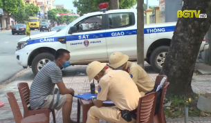CSGT T&acirc;n Y&ecirc;n: Tăng cường kiểm so&aacute;t tải trọng phương tiện