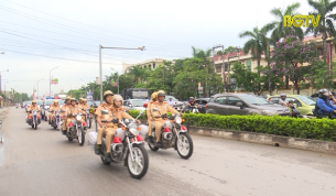 CSGT thực hiện tổng kiểm so&aacute;t phương tiện