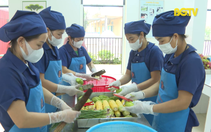 CTT: An to&agrave;n thực phẩm bếp ăn b&aacute;n tr&uacute;