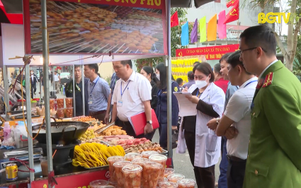 CTT: An to&agrave;n thực phẩm tại c&aacute;c lễ hội