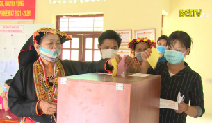 Cử tri vùng cao Sơn Động tưng bừng trong ngày hội lớn