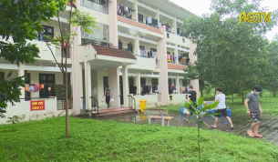 Cuộc sống b&ecirc;n trong c&aacute;c khu c&aacute;ch ly tập trung