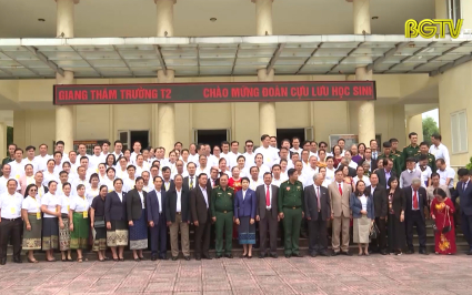 Cựu học sinh L&agrave;o thăm v&agrave; giao lưu tại Bắc Giang