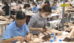 Tạp ch&iacute; Kinh tế: Cắt giảm chi ph&iacute; cho doanh nghiệp