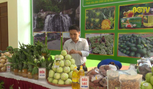 Đa dạng c&aacute;c sản phẩm gian h&agrave;ng OCOP