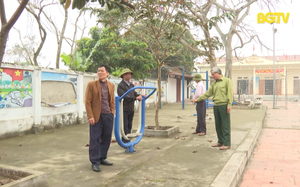 B&iacute; thư chi bộ tận t&acirc;m với phong tr&agrave;o địa phương