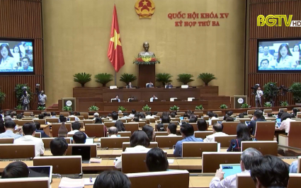 Đại biểu Quốc hội kho&aacute; XV đ&oacute;ng g&oacute;p &yacute; kiến v&agrave;o c&aacute;c dự &aacute;n Luật