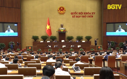 Đại biểu Quốc hội tỉnh Bắc Giang thảo luận tại hội trường 