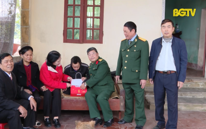 Đại đo&agrave;n kết to&agrave;n d&acirc;n: Chăm lo Tết cho người c&oacute; ho&agrave;n cảnh kh&oacute; khăn