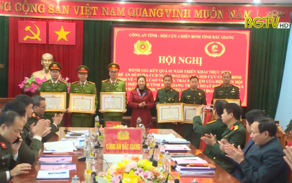 Đảm bảo, giữ g&igrave;n an ninh trật tự để ph&aacute;t triển kinh tế, x&atilde; hội