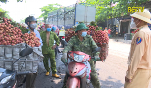 Đảm bảo an to&agrave;n giao th&ocirc;ng phục vụ m&ugrave;a vải thiều