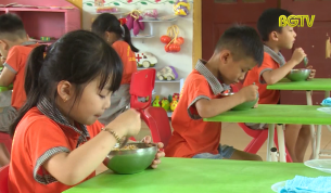 Đảm bảo an to&agrave;n thực phẩm tại c&aacute;c bếp ăn trường học